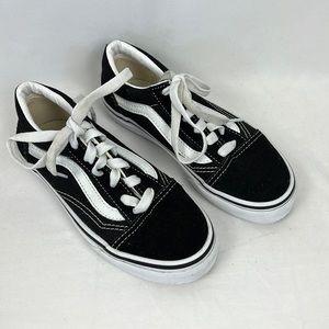 Old skool Vans sneakers, black and white, size 1 kids